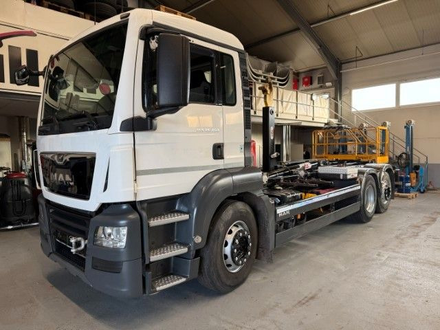 MAN 26.460 6x2 Hyfva 20.26 S - Hákový nosič kontajnerov: obrázok 3 MAN 26.460 6x2 Hyfva 20.26 S - Hákový nosič kontajnerov: obrázok 3