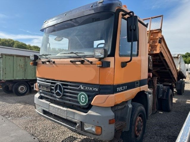 Mercedes-Benz Actros 1831 4x4 Kipper - Kran- Kupplung- Blattfe - Sklápač, Auto s hydraulickou rukou: obrázok 3 Mercedes-Benz Actros 1831 4x4 Kipper - Kran- Kupplung- Blattfe - Sklápač, Auto s hydraulickou rukou: obrázok 3