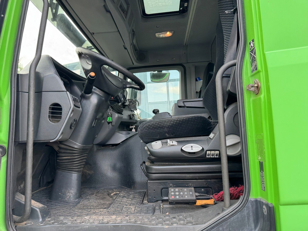 Leasing  Mercedes-Benz Actros 1832 MP 3   Kipperfahrgestell + Klima Mercedes-Benz Actros 1832 MP 3   Kipperfahrgestell + Klima: obrázok 15