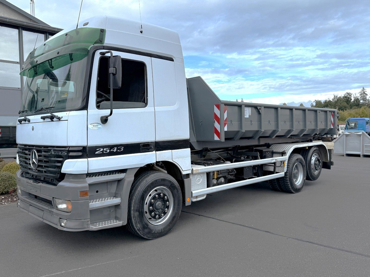 Mercedes-Benz Actros 2543 6x2 Klima + Kupplung - Hákový nosič kontajnerov: obrázok 1 Mercedes-Benz Actros 2543 6x2 Klima + Kupplung - Hákový nosič kontajnerov: obrázok 1