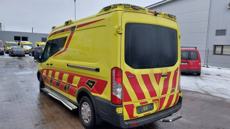 FORD TRANSIT 2,0TDI AMBULANCE KLIMA 1.2018 EURO 6, 3 UNITS - Sanitka: obrázok 2 FORD TRANSIT 2,0TDI AMBULANCE KLIMA 1.2018 EURO 6, 3 UNITS - Sanitka: obrázok 2