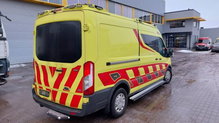 FORD TRANSIT 2,0TDI AMBULANCE KLIMA 1.2018 EURO 6, 3 UNITS - Sanitka: obrázok 3 FORD TRANSIT 2,0TDI AMBULANCE KLIMA 1.2018 EURO 6, 3 UNITS - Sanitka: obrázok 3