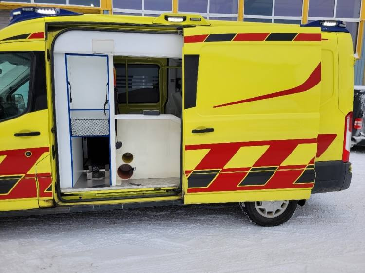 FORD TRANSIT 2,0TDI AMBULANCE KLIMA 4.2018 EURO 6, 3 UNITS - Sanitka: obrázok 4 FORD TRANSIT 2,0TDI AMBULANCE KLIMA 4.2018 EURO 6, 3 UNITS - Sanitka: obrázok 4