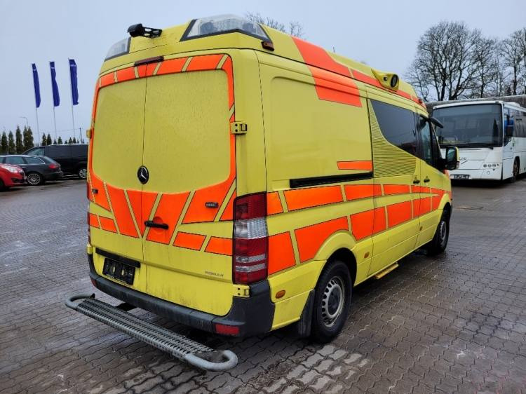 MERCEDES – BENZ SPRINTER 2.2D AMBULANCE (PROFILE) KLIMA 11.2014 EURO 5 - Sanitka: obrázok 4 MERCEDES – BENZ SPRINTER 2.2D AMBULANCE (PROFILE) KLIMA 11.2014 EURO 5 - Sanitka: obrázok 4