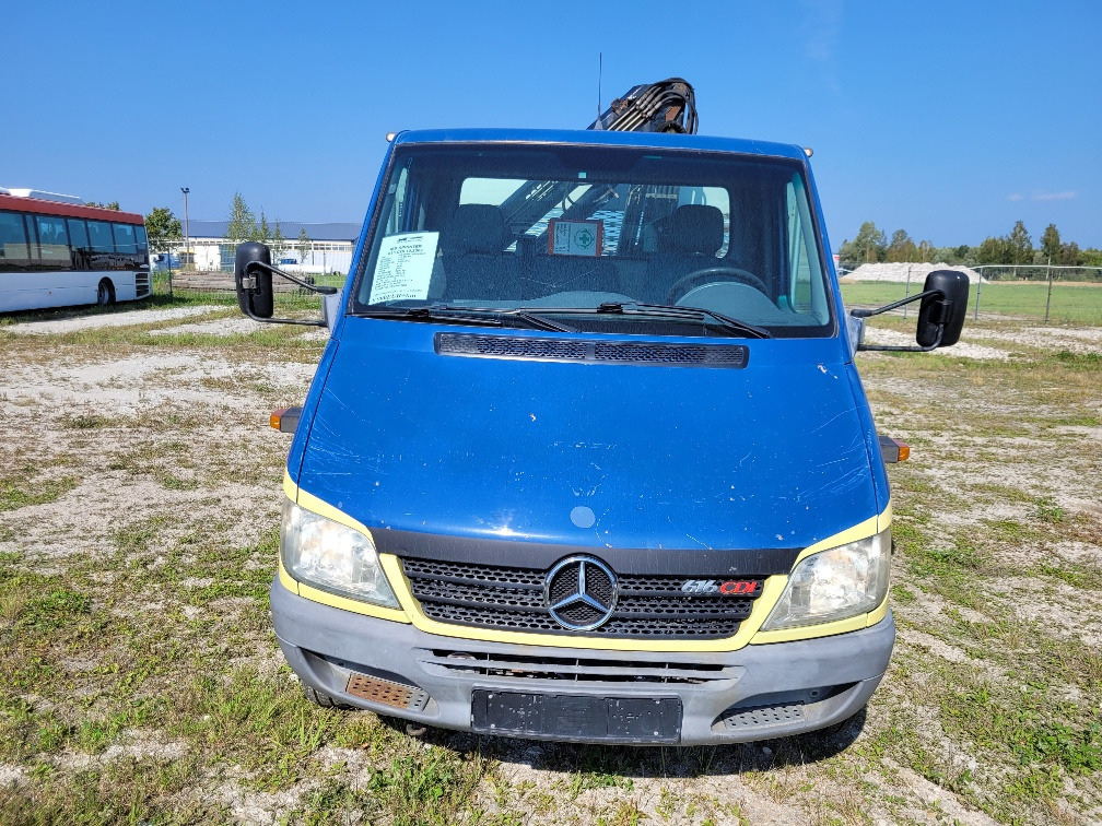 MERCEDES – BENZ SPRINTER 616CDI HIAB 027-2 Crane 10.2004 - Dodávka valník: obrázok 3 MERCEDES – BENZ SPRINTER 616CDI HIAB 027-2 Crane 10.2004 - Dodávka valník: obrázok 3