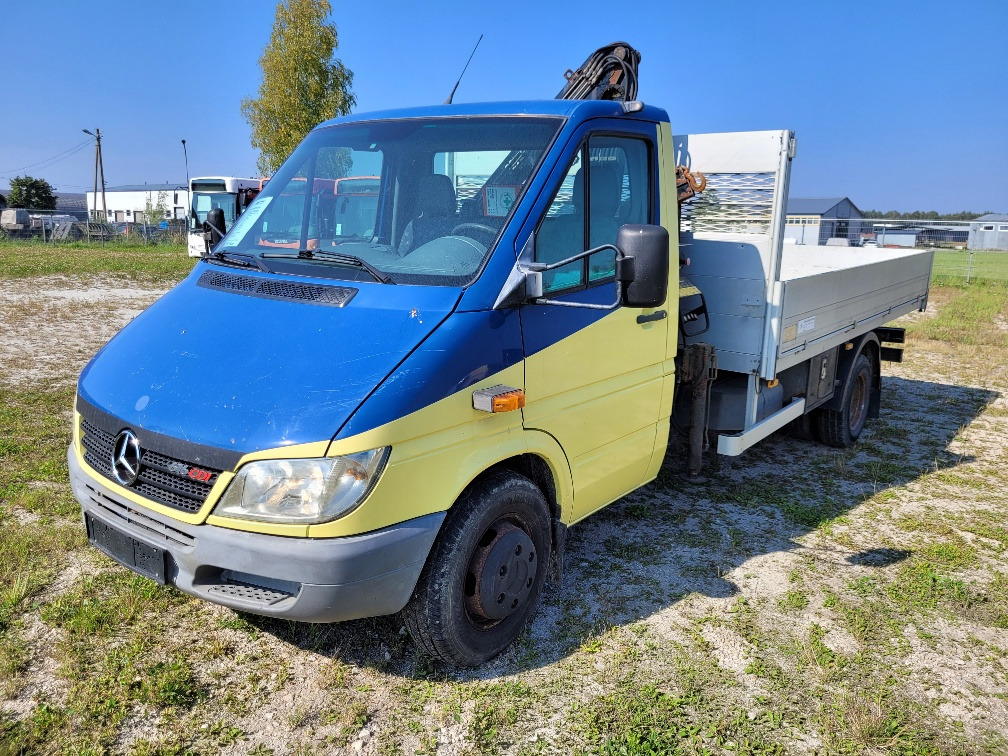 MERCEDES – BENZ SPRINTER 616CDI HIAB 027-2 Crane 10.2004 - Dodávka valník: obrázok 2 MERCEDES – BENZ SPRINTER 616CDI HIAB 027-2 Crane 10.2004 - Dodávka valník: obrázok 2