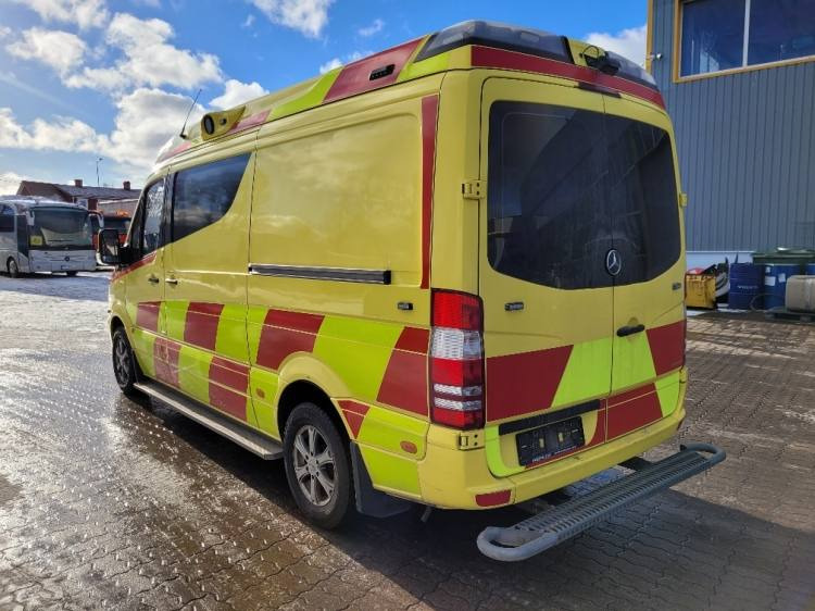 MERCEDES – BENZ SPRINTER AMBULANCE (PROFILE) KLIMA 2.2016 EURO 6 - Sanitka: obrázok 3 MERCEDES – BENZ SPRINTER AMBULANCE (PROFILE) KLIMA 2.2016 EURO 6 - Sanitka: obrázok 3