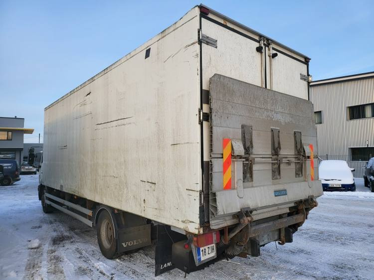 VOLVO FL 250 FOR SPAREPARTS - Chladirenské nákladné vozidlo: obrázok 4 VOLVO FL 250 FOR SPAREPARTS - Chladirenské nákladné vozidlo: obrázok 4