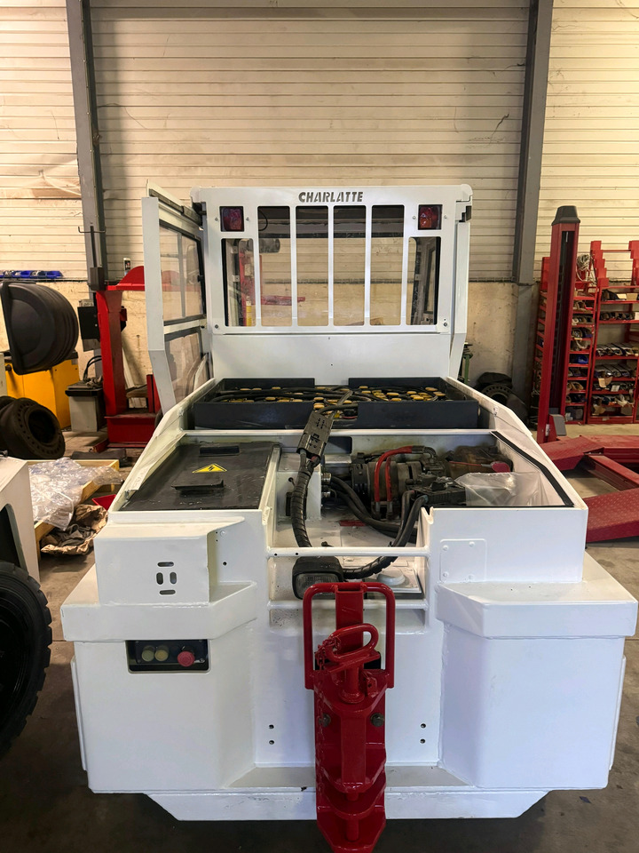 Charlatte 2012 - Batožinový traktor: obrázok 5 Charlatte 2012 - Batožinový traktor: obrázok 5