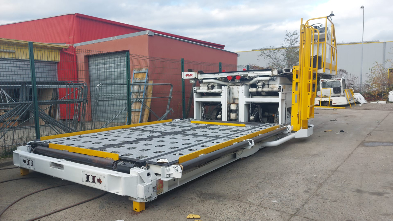 FMC loader Commander 15 Universal Main Deck - Nakladač kontajnerov/ Paliet: obrázok 3 FMC loader Commander 15 Universal Main Deck - Nakladač kontajnerov/ Paliet: obrázok 3