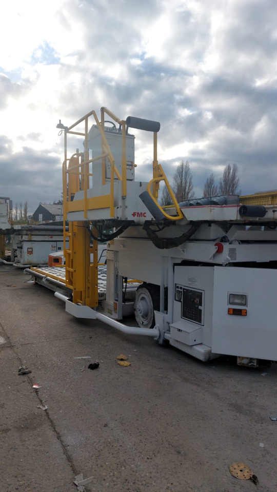 FMC loader Commander 15 Universal Main Deck - Nakladač kontajnerov/ Paliet: obrázok 5 FMC loader Commander 15 Universal Main Deck - Nakladač kontajnerov/ Paliet: obrázok 5