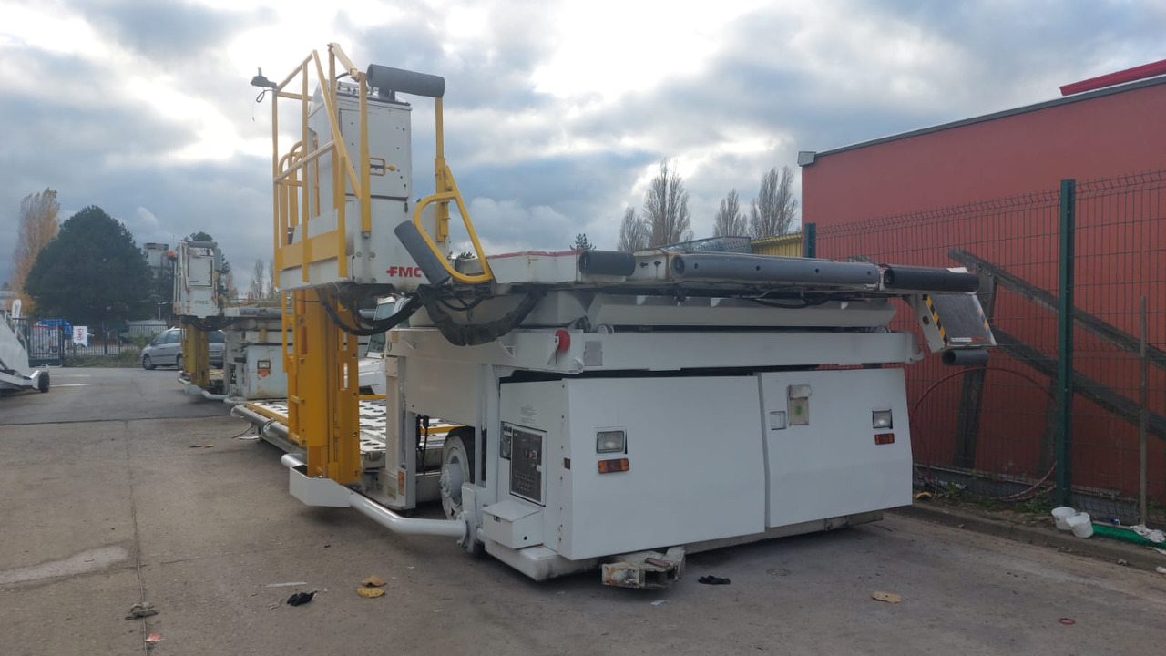 FMC loader Commander 15 Universal Main Deck - Nakladač kontajnerov/ Paliet: obrázok 2 FMC loader Commander 15 Universal Main Deck - Nakladač kontajnerov/ Paliet: obrázok 2