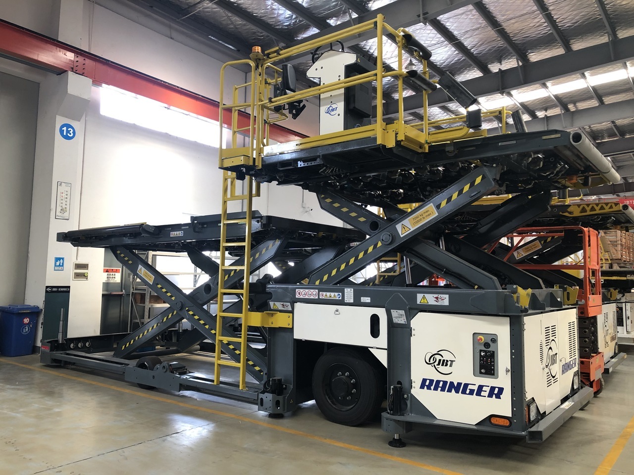 JBT Ranger Cargo Loader Standard - Nakladač kontajnerov/ Paliet: obrázok 1 JBT Ranger Cargo Loader Standard - Nakladač kontajnerov/ Paliet: obrázok 1