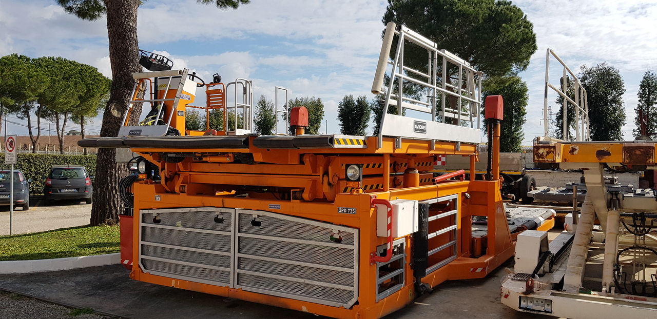 Main Deck Loader Aviogei 20 tons 2PU2000 - Nakladač kontajnerov/ Paliet: obrázok 1 Main Deck Loader Aviogei 20 tons 2PU2000 - Nakladač kontajnerov/ Paliet: obrázok 1