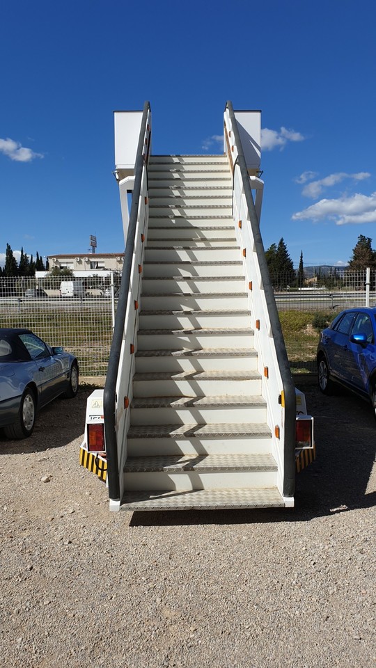 TEMG Pax Stairs TG2244 - Schody pre cestujúcich: obrázok 5 TEMG Pax Stairs TG2244 - Schody pre cestujúcich: obrázok 5