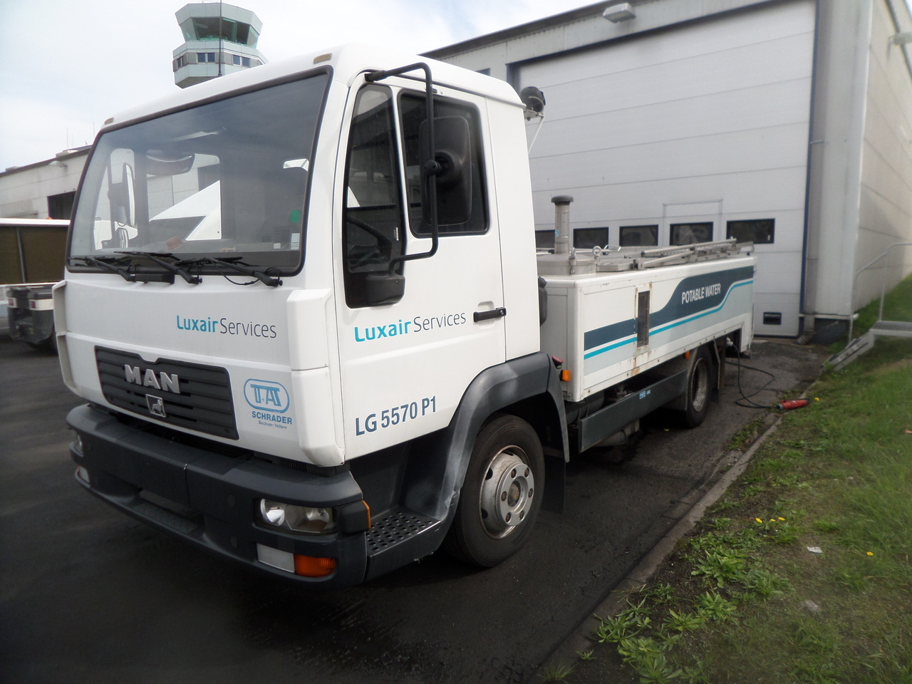 Schrader Water truck WSU 3000 MAN - Vybavenie letiskových plôch: obrázok 1 Schrader Water truck WSU 3000 MAN - Vybavenie letiskových plôch: obrázok 1