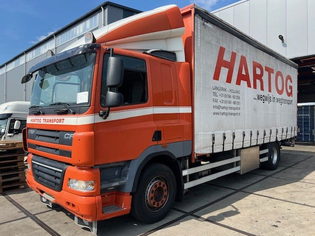 DAF CF 85.360 FA85.360 CF - Plachtové nákladné vozidlo: obrázok 1 DAF CF 85.360 FA85.360 CF - Plachtové nákladné vozidlo: obrázok 1