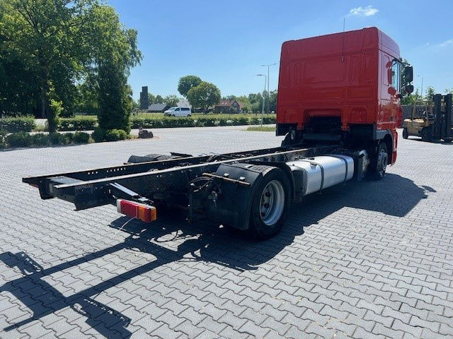 DAF XF 105.410 FA105.410 XF - Podvozek s kabinou: obrázok 4 DAF XF 105.410 FA105.410 XF - Podvozek s kabinou: obrázok 4