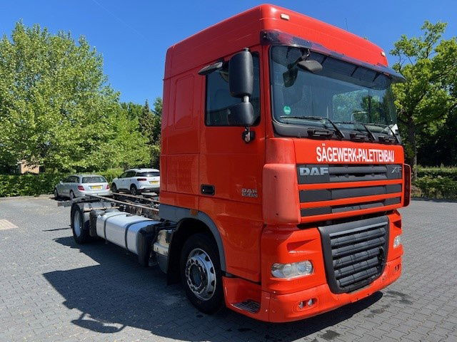 DAF XF 105.410 FA105.410 XF - Podvozek s kabinou: obrázok 3 DAF XF 105.410 FA105.410 XF - Podvozek s kabinou: obrázok 3