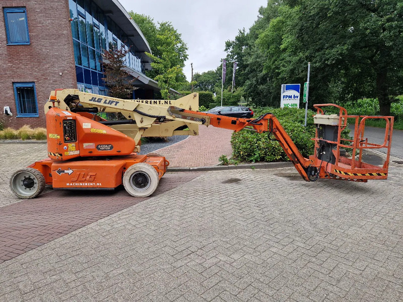 JLG E400AJPN - Kĺbová pracovná plošina: obrázok 2 JLG E400AJPN - Kĺbová pracovná plošina: obrázok 2