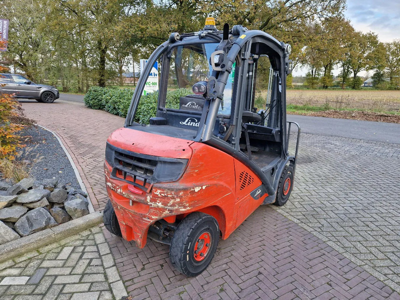Linde H25D-02 - Dieselový vysokozdvižný vozík: obrázok 4 Linde H25D-02 - Dieselový vysokozdvižný vozík: obrázok 4