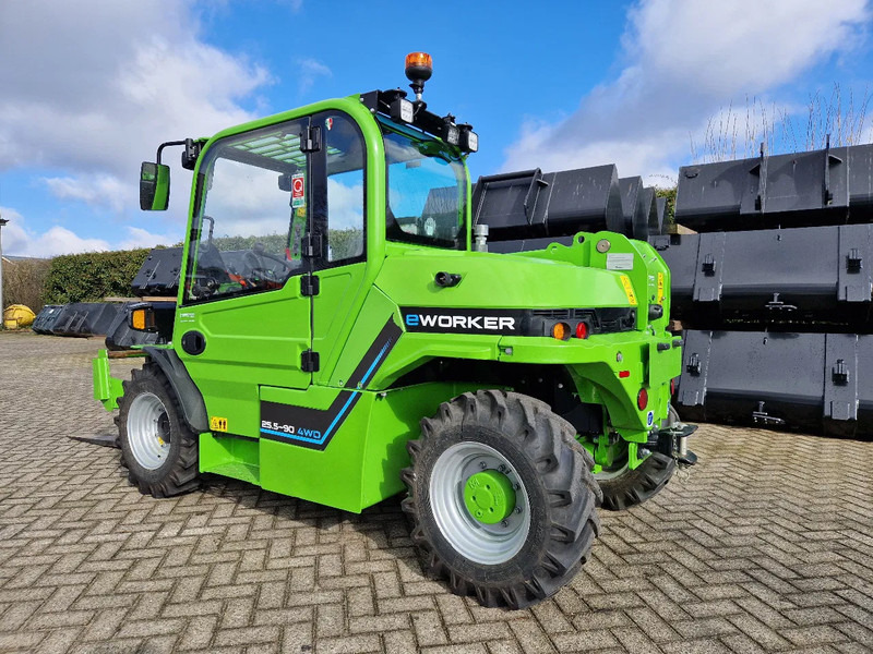 Merlo E-Worker 25.5-90 4x4 - Teleskopický nakladač: obrázok 4 Merlo E-Worker 25.5-90 4x4 - Teleskopický nakladač: obrázok 4