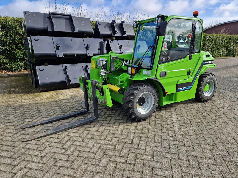 Merlo E-Worker 25.5-90 4x4 - Teleskopický nakladač: obrázok 1 Merlo E-Worker 25.5-90 4x4 - Teleskopický nakladač: obrázok 1