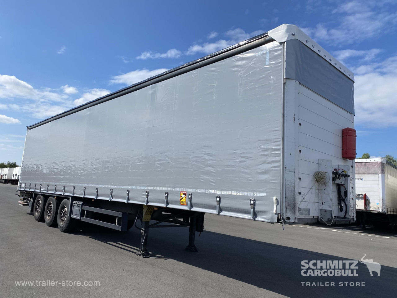 SCHMITZ Curtainsider Standard Taillift - Plachtový náves: obrázok 1 SCHMITZ Curtainsider Standard Taillift - Plachtový náves: obrázok 1