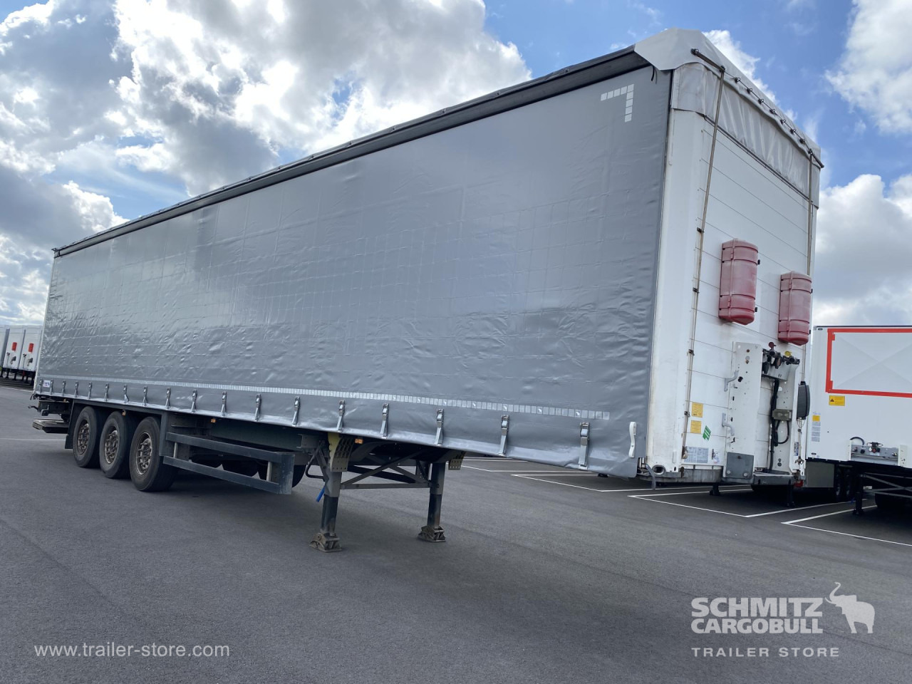 SCHMITZ Curtainsider Standard Taillift - Plachtový náves: obrázok 1 SCHMITZ Curtainsider Standard Taillift - Plachtový náves: obrázok 1