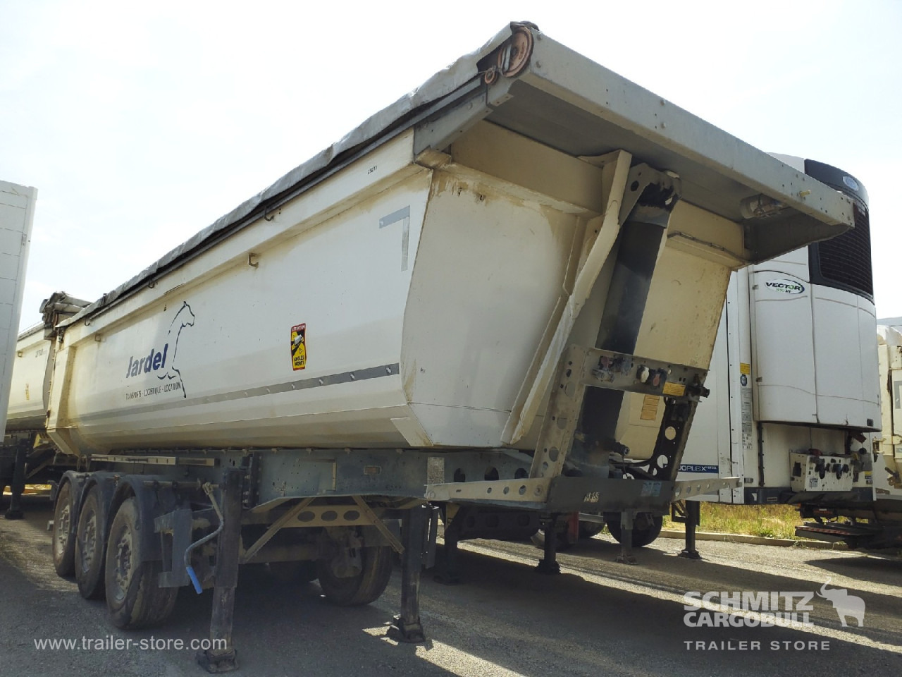 SCHMITZ Tipper Steel half pipe body 24m³ - Náves sklápěcí: obrázok 1 SCHMITZ Tipper Steel half pipe body 24m³ - Náves sklápěcí: obrázok 1