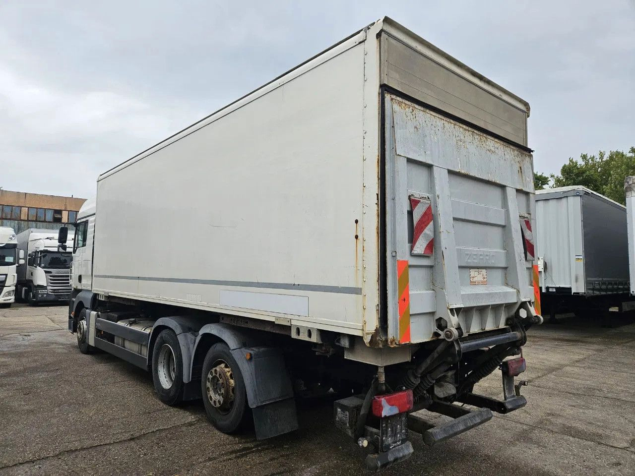 MAN TGA 26.400 BDF Tail Lift Euro5, New Smart2 Tacho - Kontejnérový podvozek/ Výměnná nástavba: obrázok 4 MAN TGA 26.400 BDF Tail Lift Euro5, New Smart2 Tacho - Kontejnérový podvozek/ Výměnná nástavba: obrázok 4