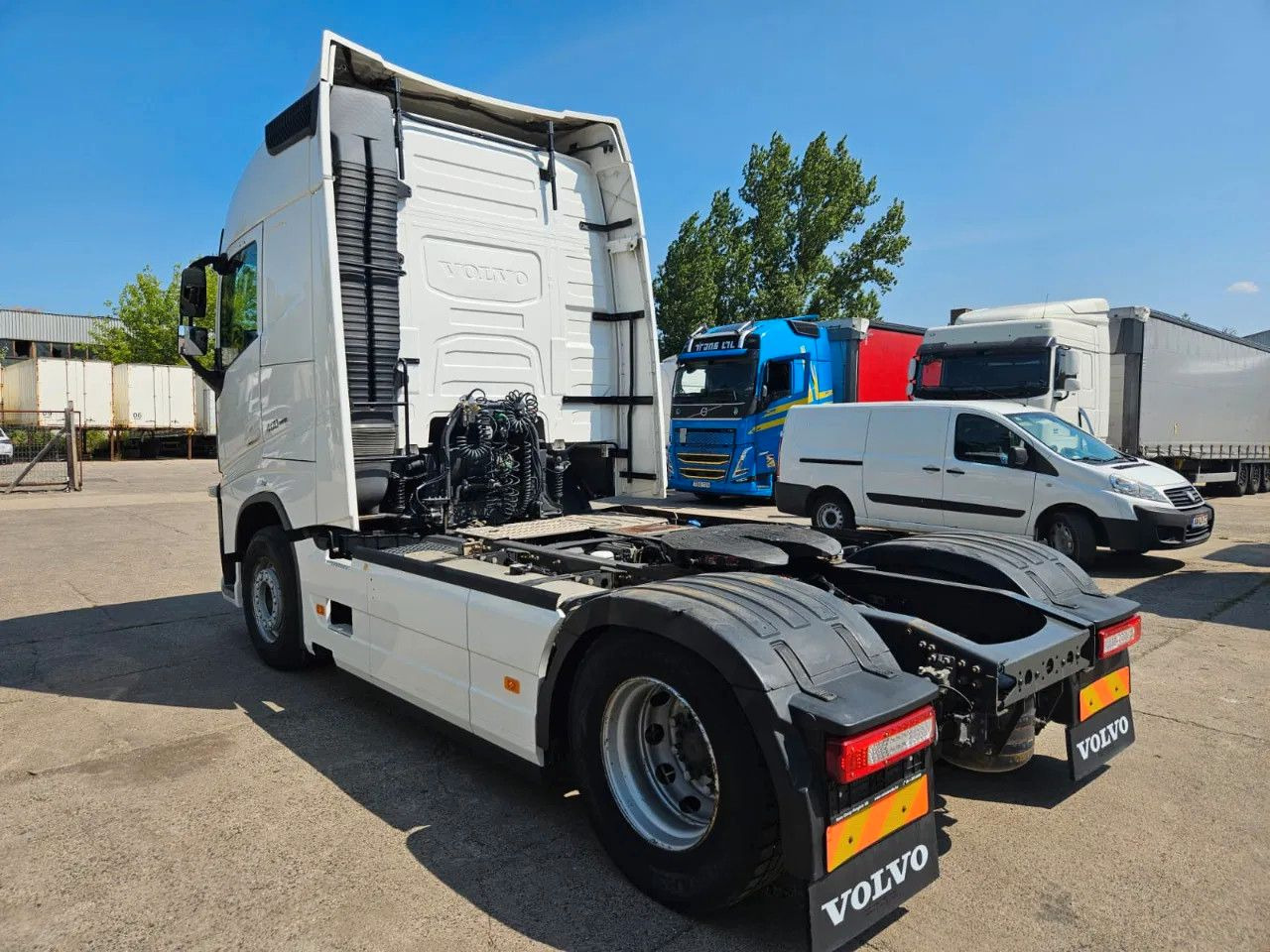 Volvo FH 460 Standard - Globe - Full Spoiler - Ťahač: obrázok 4 Volvo FH 460 Standard - Globe - Full Spoiler - Ťahač: obrázok 4