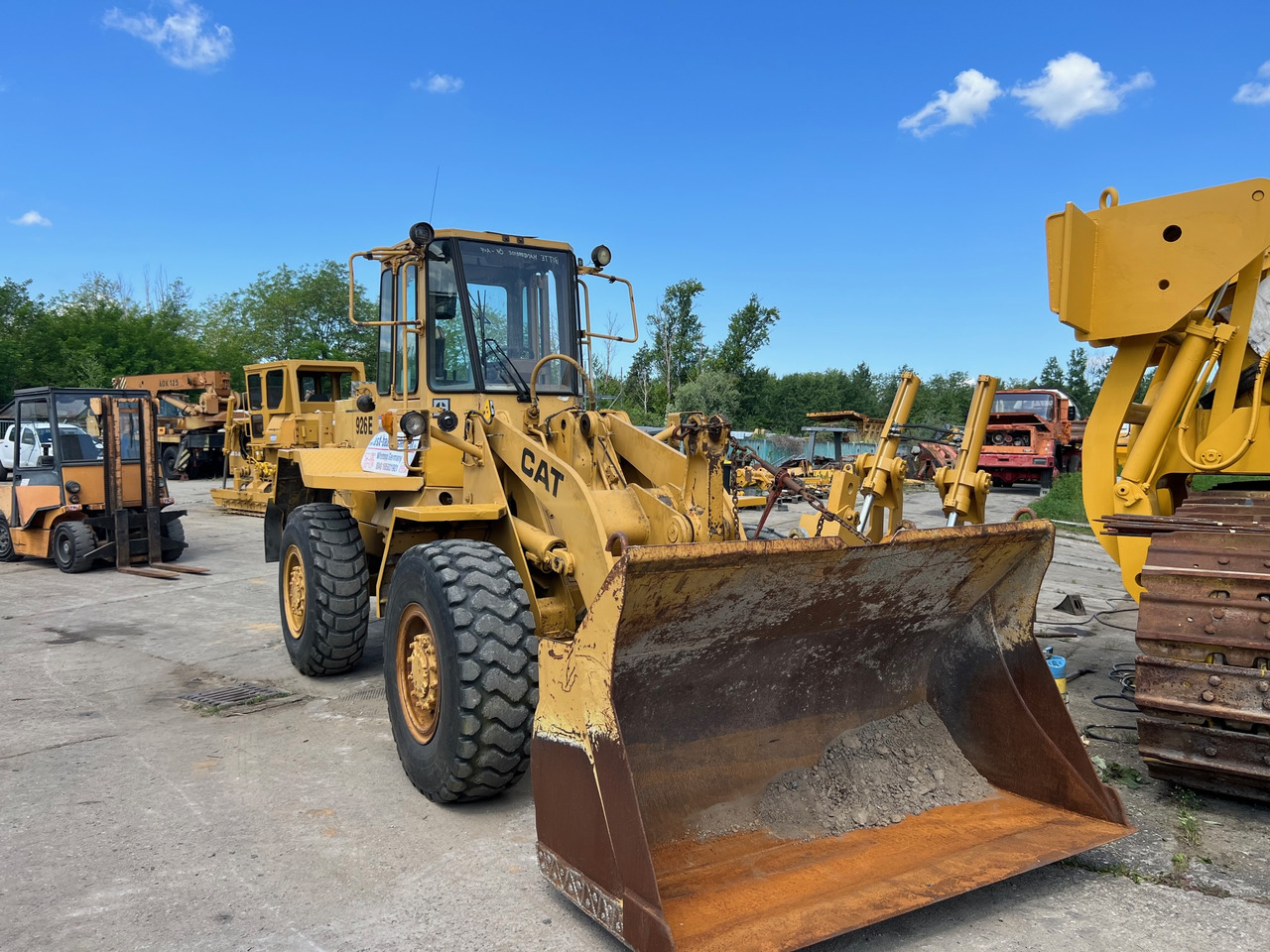 CATERPILLAR 926E - Stavebné stroje: obrázok 3 CATERPILLAR 926E - Stavebné stroje: obrázok 3