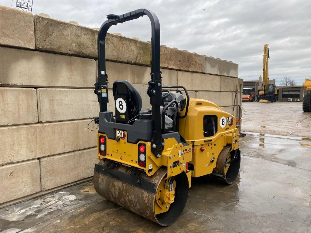 Nový Cestný valec CAT CB 2.7: obrázok 6