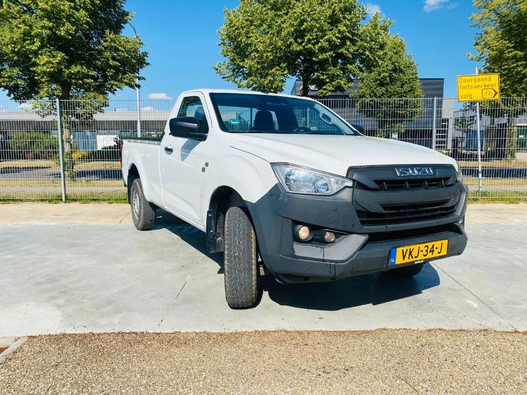 Isuzu D-Max Socage - Automobil: obrázok 2 Isuzu D-Max Socage - Automobil: obrázok 2