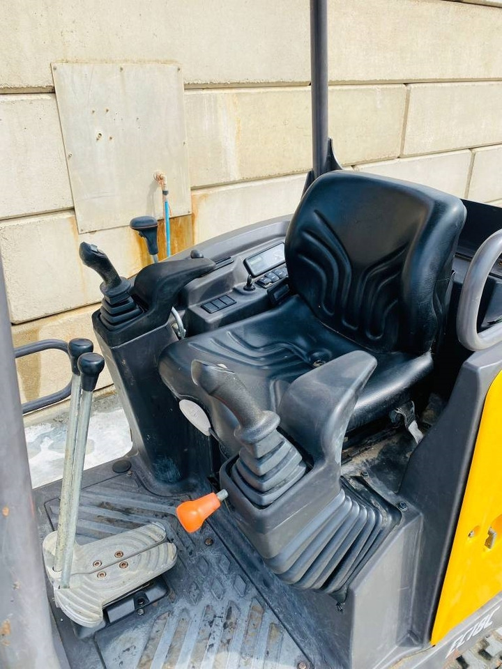 Mini rýpadlo Volvo EC 18 C: obrázok 7