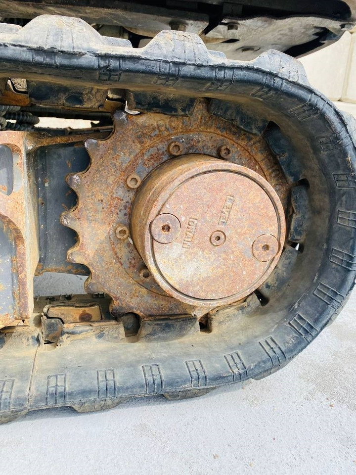 Mini rýpadlo Volvo EC 18 C: obrázok 11