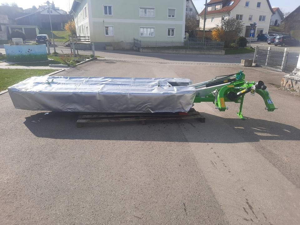 Frühbezug auf ganze Talex Programm Mähwerk Mulcher Schwadlüfter - Kosačka: obrázok 2 Frühbezug auf ganze Talex Programm Mähwerk Mulcher Schwadlüfter - Kosačka: obrázok 2