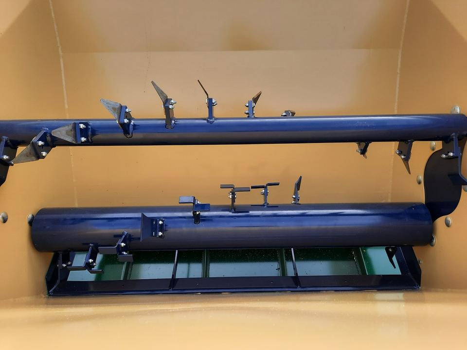 Nový Stroj a zariadenia na chov hospodárskych zvierat Liegeboxen Einstreugerät Futterverteilgerät Hoflader Radlader Cat: obrázok 7 Nový Stroj a zariadenia na chov hospodárskych zvierat Liegeboxen Einstreugerät Futterverteilgerät Hoflader Radlader Cat: obrázok 7