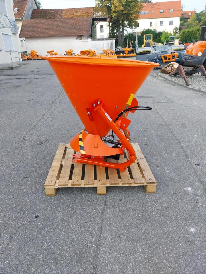 Salzstreuer 200l-500l Sand Splitt Schlepper Traktor Winterdienst - Rozmetač piesku/ Soli: obrázok 2 Salzstreuer 200l-500l Sand Splitt Schlepper Traktor Winterdienst - Rozmetač piesku/ Soli: obrázok 2