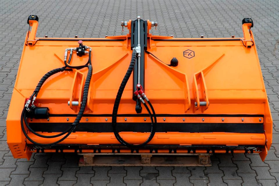 Salzstreuer Sandstreuer Splittstreuer Schlepper Traktor Fendt - Rozmetač piesku/ Soli: obrázok 4 Salzstreuer Sandstreuer Splittstreuer Schlepper Traktor Fendt - Rozmetač piesku/ Soli: obrázok 4