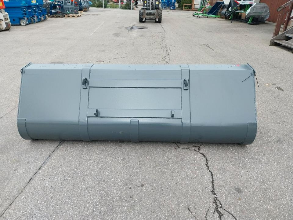 Schaufel 2,4m Euro Volumen Schlepper Frontladerschaufel Fendt - Nakladacia lyžica: obrázok 4 Schaufel 2,4m Euro Volumen Schlepper Frontladerschaufel Fendt - Nakladacia lyžica: obrázok 4