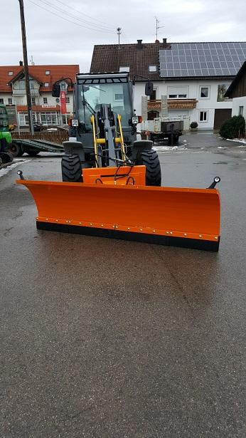 Schneeschild 2,6m Komatsu Atlas Schlepper Radlader Hoflader - Radlica na sneh: obrázok 1 Schneeschild 2,6m Komatsu Atlas Schlepper Radlader Hoflader - Radlica na sneh: obrázok 1