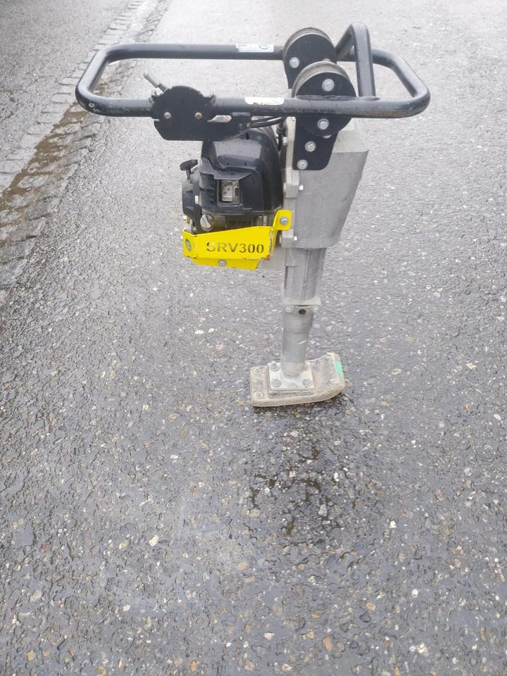 Weber SRV 300 II Stampfer Frosch Verdichter Rüttelplatte - Vibračné dusadlo: obrázok 4 Weber SRV 300 II Stampfer Frosch Verdichter Rüttelplatte - Vibračné dusadlo: obrázok 4