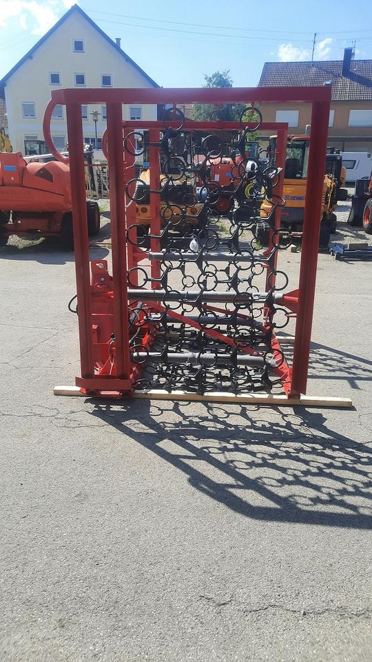 Wiesenegge 6 - 8m Wiesenstriegel Wiesenschleppe Traktor John deer - Lúčne brány: obrázok 2 Wiesenegge 6 - 8m Wiesenstriegel Wiesenschleppe Traktor John deer - Lúčne brány: obrázok 2