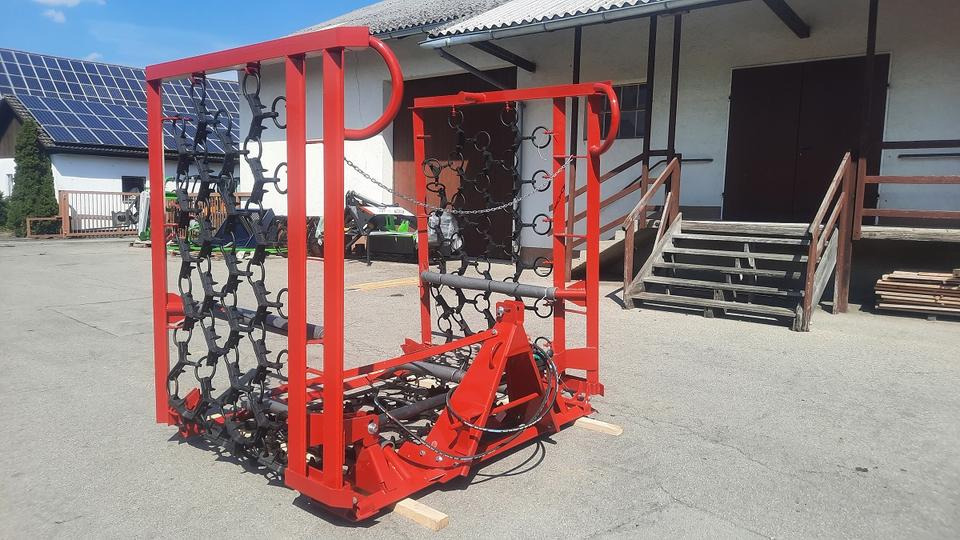 Wiesenegge 6 - 8m Wiesenstriegel Wiesenschleppe Traktor John deer - Lúčne brány: obrázok 1 Wiesenegge 6 - 8m Wiesenstriegel Wiesenschleppe Traktor John deer - Lúčne brány: obrázok 1