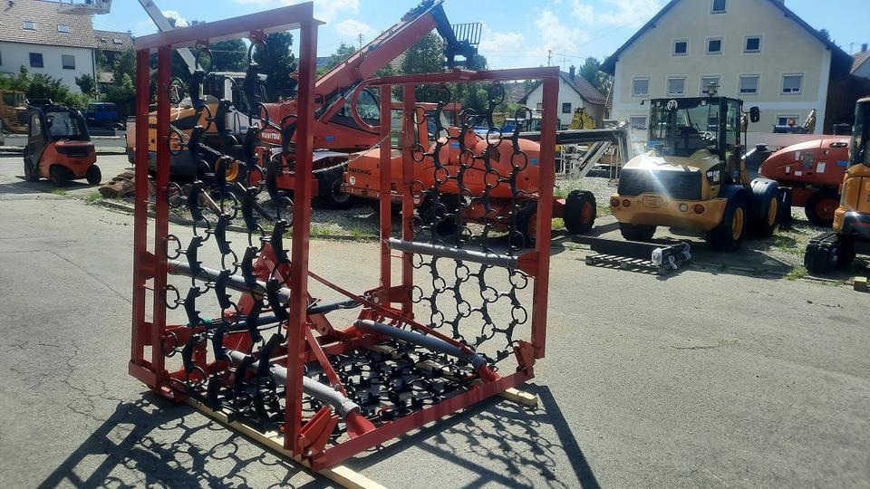 Neue Wiesenegge 6m hydraulisch Wiesenschleppe Fendt Schlepper - Lúčne brány: obrázok 4 Neue Wiesenegge 6m hydraulisch Wiesenschleppe Fendt Schlepper - Lúčne brány: obrázok 4