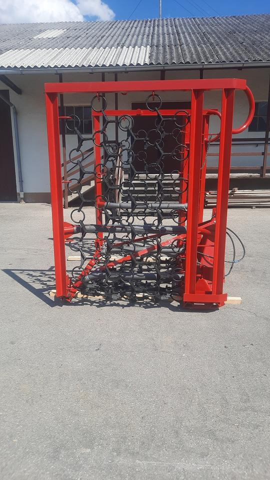 Neue Wiesenegge 6m hydraulisch Wiesenschleppe Fendt Schlepper - Lúčne brány: obrázok 5 Neue Wiesenegge 6m hydraulisch Wiesenschleppe Fendt Schlepper - Lúčne brány: obrázok 5