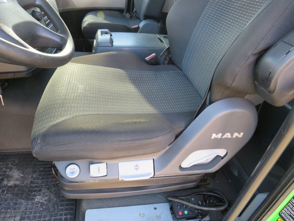 MAN TG-S 18.320 BL Abrollkipper - Hákový nosič kontajnerov: obrázok 2 MAN TG-S 18.320 BL Abrollkipper - Hákový nosič kontajnerov: obrázok 2