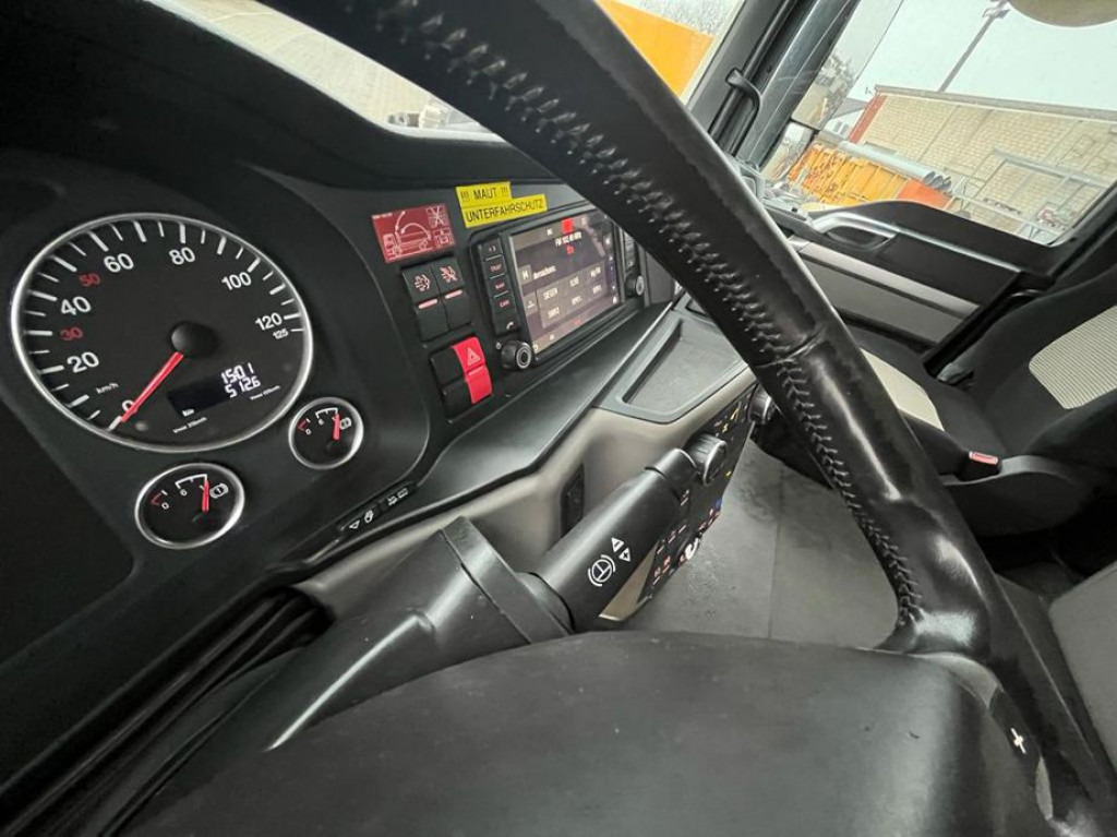 MAN TG-S 26.460 6x2-2 BL Abrollkipper Meiller, Funk - Hákový nosič kontajnerov: obrázok 4 MAN TG-S 26.460 6x2-2 BL Abrollkipper Meiller, Funk - Hákový nosič kontajnerov: obrázok 4